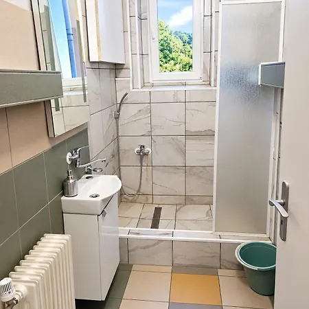Pod Vetrusi Apartament